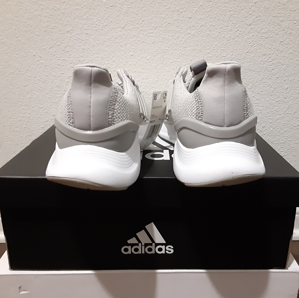 Adidas - Picture 3 of 4